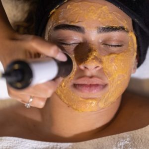 Geneo™ Glam Pure Gold Facial